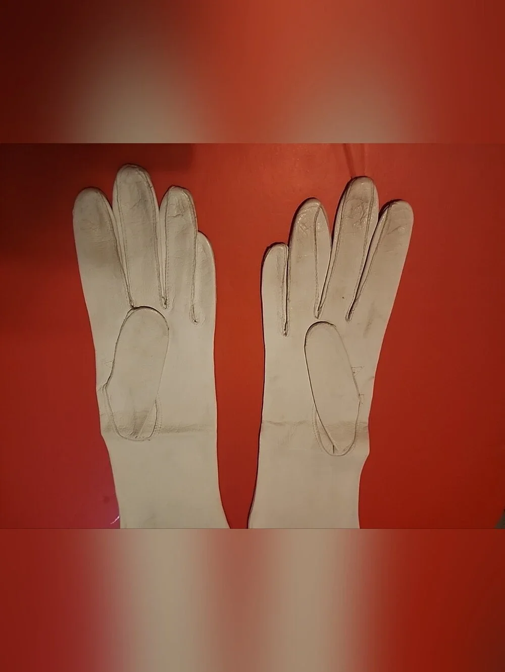 Vintage 1960s Off White Kidskin Leather Gloves Size 6 1/2 Mid Arm Unlined